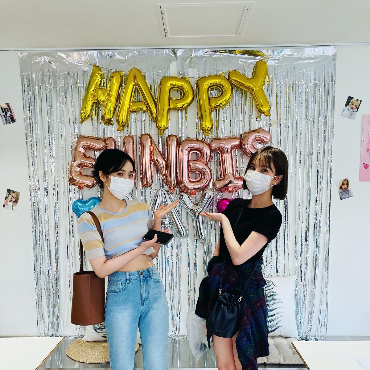 Ste_gOsH930's tweet photo. GFriend members visiting their birthday cafe this year ✅ https://t.co/BN1DZmVNQZ