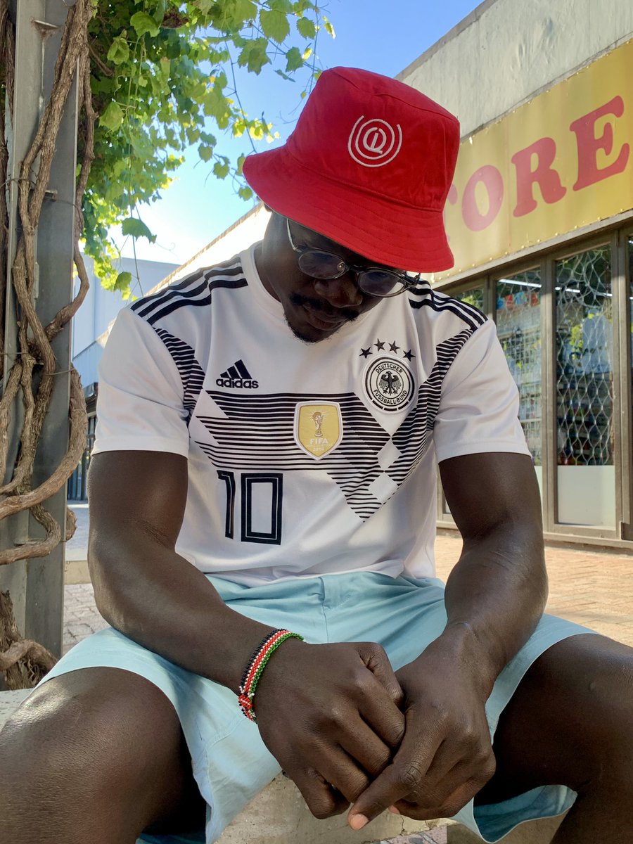 theOutLookbrand's tweet photo. #BucketUp 😁 

2 in 1 hats that can be worn both ways.

For Unisex brands #OL_Inclusive

Price: 1000/-

#OLhats #buckethats #theOutLookbrand™️ #RevibeOutLook https://t.co/9FrkhjnPCL