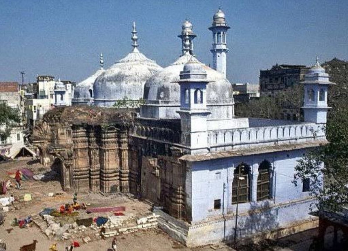 HareshK04248354's tweet photo. #Mathura हम अपने हर उस मंदिर को वापस लेंगे, जो हमारी है। अयोध्या के बाद काशी-मथुरा और भोजशाला की बारी है।
#MathuraNext #MathuraMandirRow #mathuramandir #Mathura #AyodhyaRamMandir #Bhojshala #Kashi #KashiVishwanath https://t.co/7E2IQvaCEc