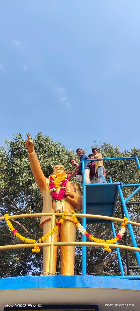 abvpMalshiras's tweet photo. आज महापरिनिर्वाणदिना निमित्त भारतरत्न परम पूज्य डॉ बाबासाहेब आंबेडकर यांच्या स्मृतीस अखिल भारतीय विद्यार्थी परिषद माळशिरस तालुका, श्रीपूर विस्तार केंद्राच्या वतीने  अभिवादन करण्यात आले...! 
🙏🏻💐 
#महापरिनिर्वाण_दिवस https://t.co/i9zUtitn3c