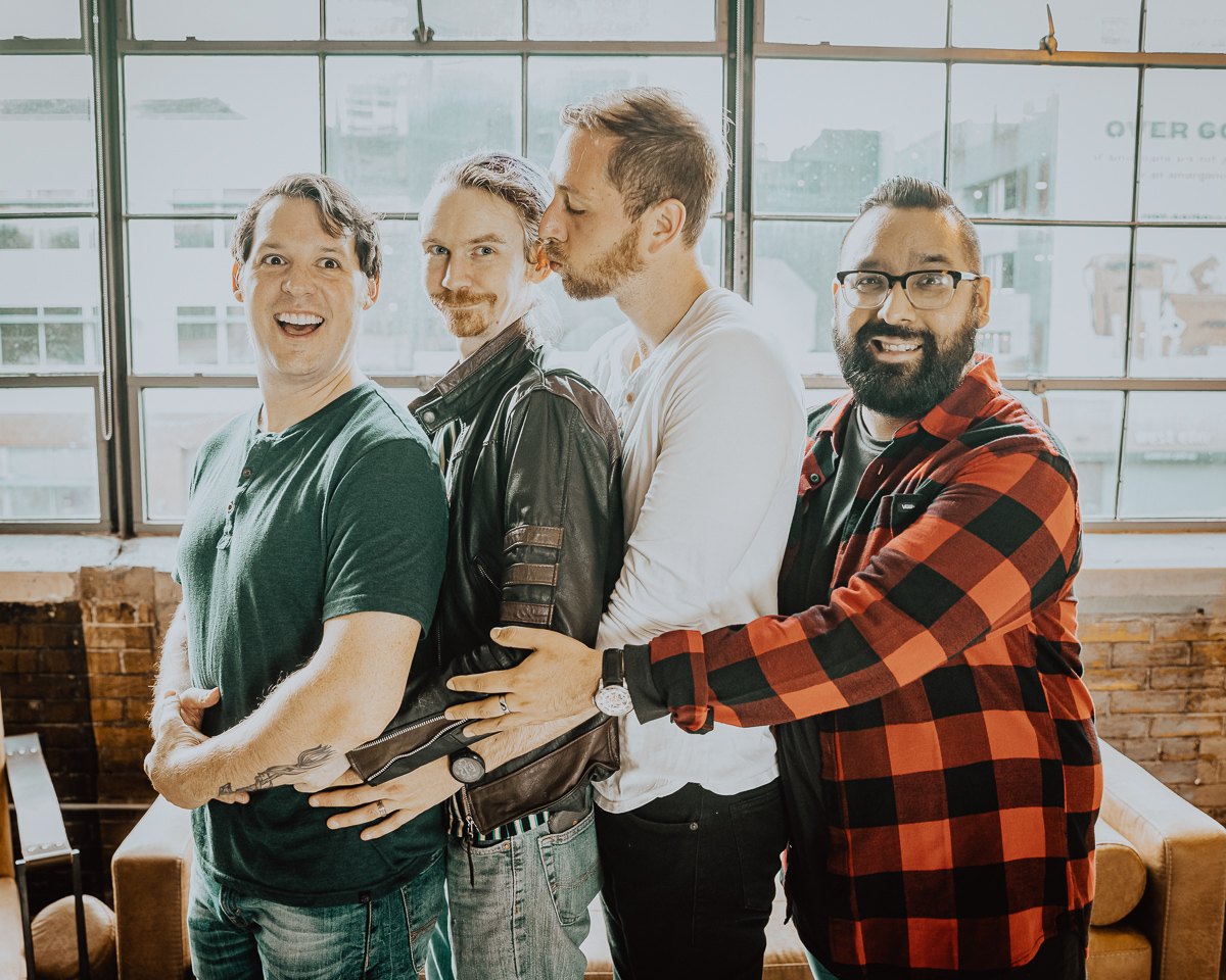 holiday family photo 💯🎶🤘 

📸: Chad Fenner