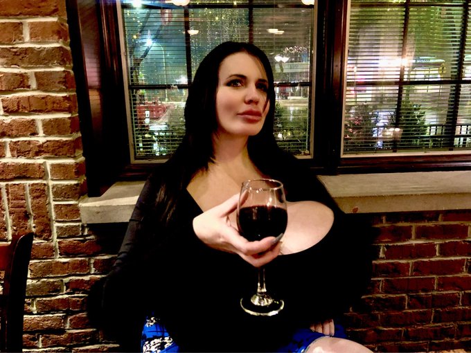 Cheers to this holiday season.  Looking forward to big things to come this next year. https://t.co/1