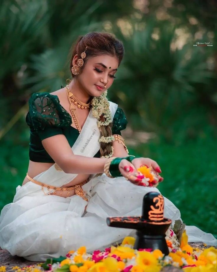 🙏#जय__भोलेनाथ #जय__शिव__शंभू 🙏
🔱🌿⚜जिंदगी अगर फिर कभी आए 
भक्त मेरे भोले का बनाए🔱🌿⚜

🙏#हर__हर__महादेव #जय__भोलेनाथ 🙏
               
           💐💐🌷#सुप्रभात🌷💐💐
🙏👏🙏आपका दिन मंगलमय हो🙏👏🙏