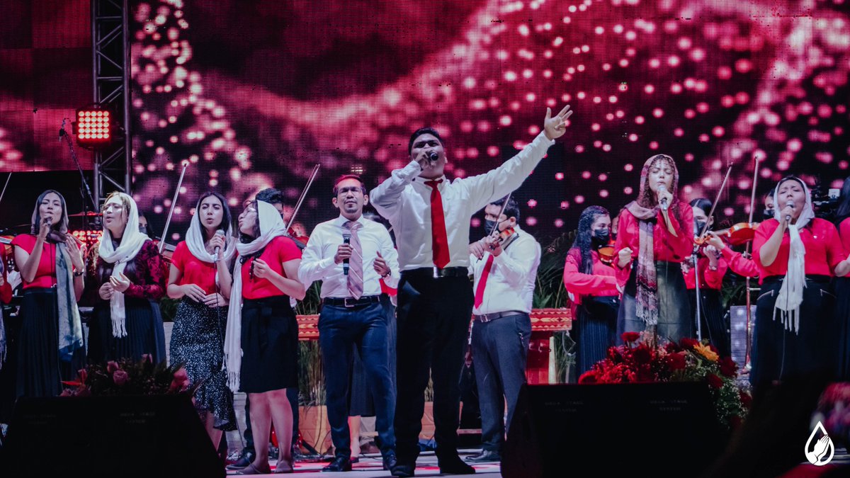 JES_medios's tweet photo. Dios es tan bueno y fiel, y no hay mejor bendición que estar en su presencia | 28 años de acción de gracias a Dios por la vida, salud, y paz en Chiapas. 🕊️🌍
#JesucristoEsperanzaSegura
#DiosBendigaChiapas🇲🇽
#AcciónDeGracias28Años🩸
#JESTV https://t.co/FnaqRS1413