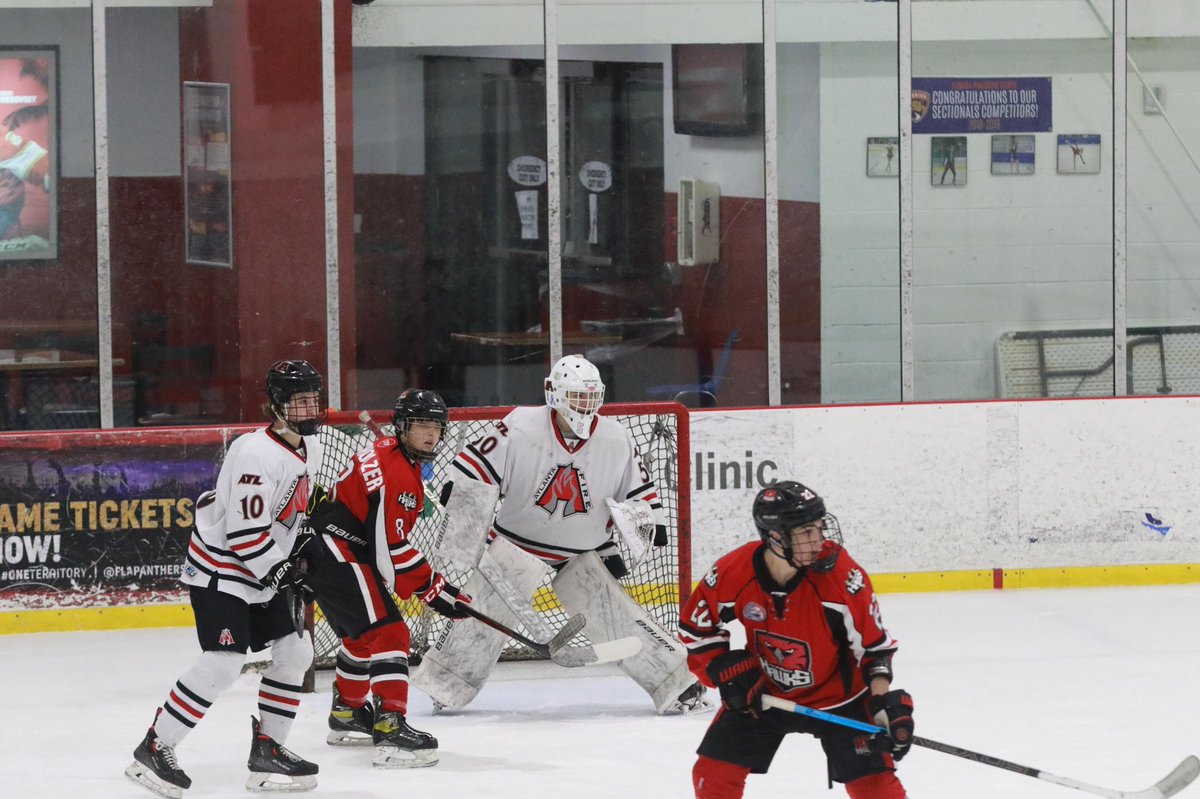JessP0419's tweet photo. National Showcase Hockey Southeast Finals. Went 5-1 for the weekend losing in the championship. But, my boy had 94% save percentage for the weekend. He played awesome! https://t.co/jEWkWFAMRt