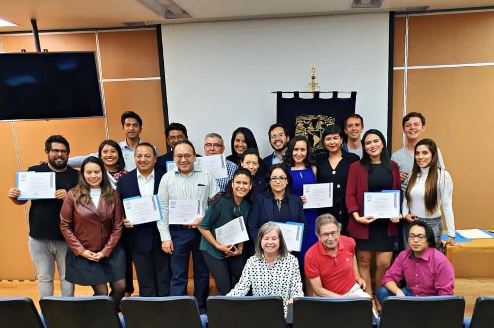 alejandraconst's tweet photo. Orgullosamente @UNAM_MX y orgullosamente @CIDE_MX.

Siempre he creído que hay que defender lo público que está bien hecho y el CIDE es otro nivel. 

#YoDefiendoAlCIDE | #SomosCIDE https://t.co/niN5pas30d