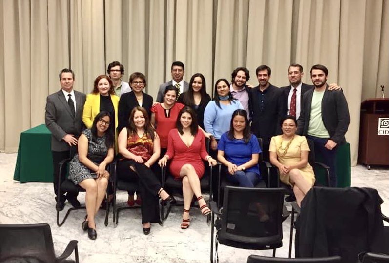 alejandraconst's tweet photo. Orgullosamente @UNAM_MX y orgullosamente @CIDE_MX.

Siempre he creído que hay que defender lo público que está bien hecho y el CIDE es otro nivel. 

#YoDefiendoAlCIDE | #SomosCIDE https://t.co/niN5pas30d