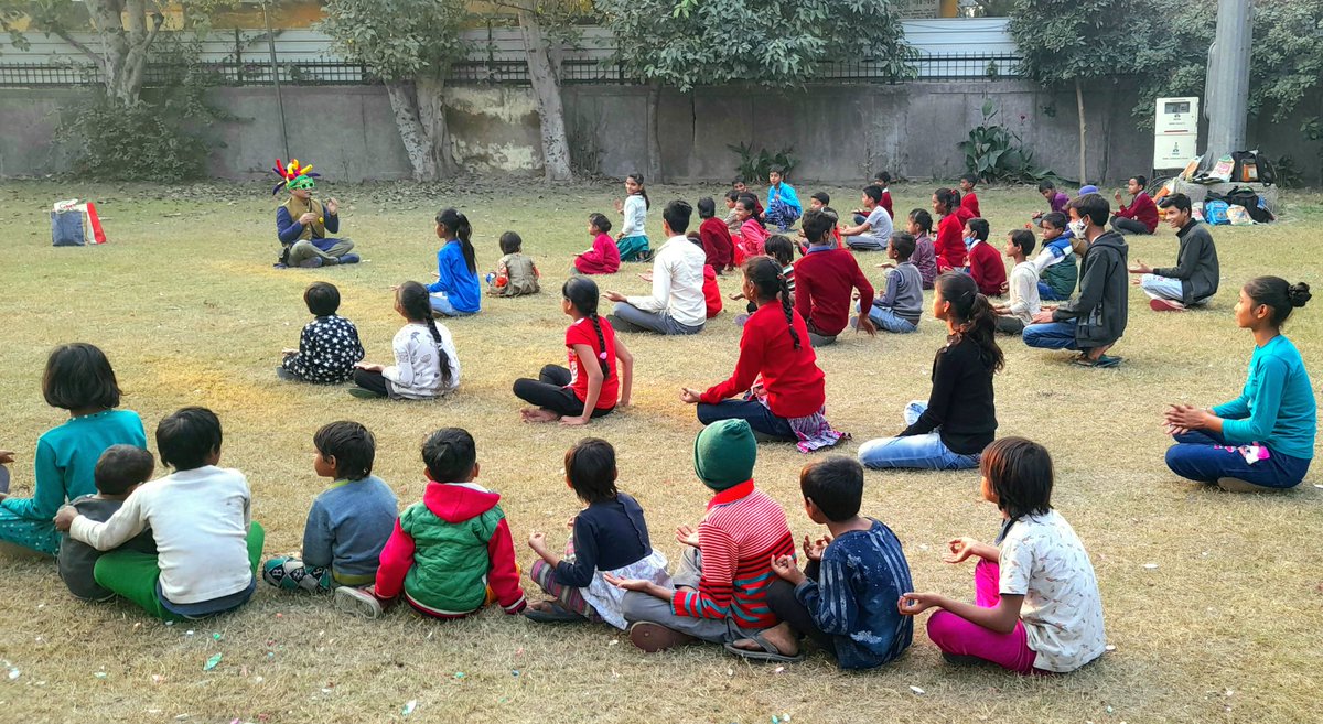 challengersgut's tweet photo. An amazing #Laughter_Yoga session was organized for the students of #Challengers_Ki_Pathshala. World record holder and Laughter Yoga teacher Dr. @HarryFuntoosh made our children #laugh and spread thousands of #smiles.
Thank you Harish Sir for organizing this event. https://t.co/YATjEZLPbf