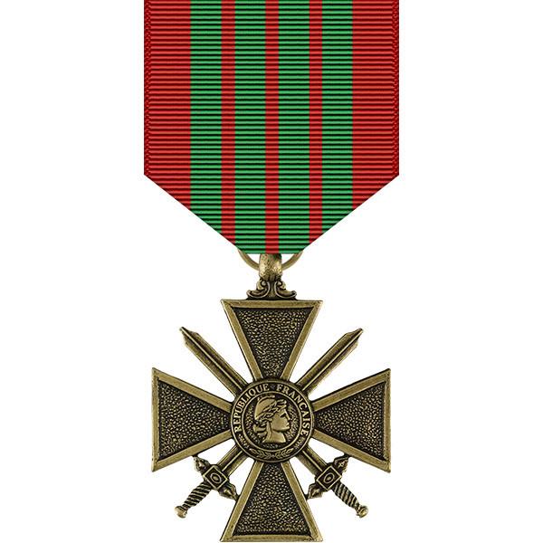 Trivia_Tweets1's tweet photo. The first American to be awarded the Croix de Guerre from France was William Henry Johnson in WWI. They called him “Black Death” for repelling 12-36 Germans with his rifle butt, grenade, and bolo knife. He was posthumously awarded the Medal of Honor in 2015. #BlackHistory #fact https://t.co/hPvGc3zPpU