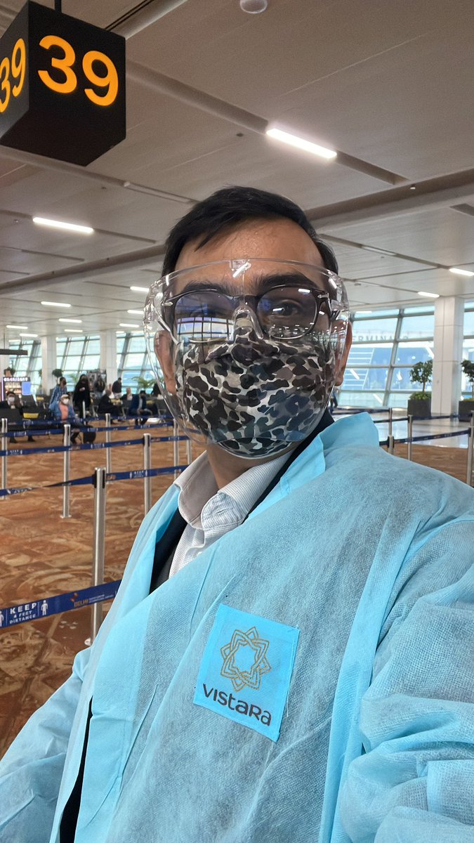 india_singhal's tweet photo. Whilst #Omicron has brought everyone back from #Normal to #NewNormal rapidly again, many thanks to @airvistara & @AllwaysIndia for ensuring #FlyingFeelsSafeAgain βοΈ #FlyerCode π· #AirVistara https://t.co/0zQcu8UQnG