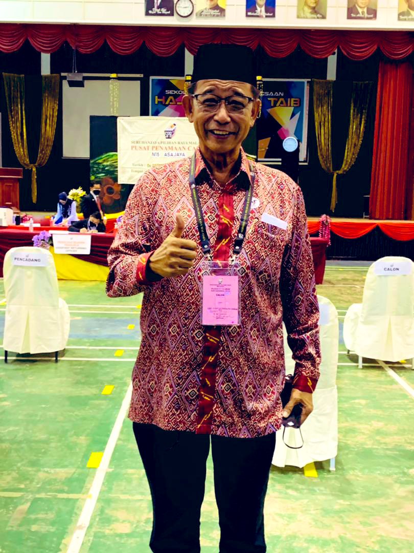 ybkarimhamzah's tweet photo. Heartfelt thanks to village head of Kampung #Rebak #Asayajaya Ketua Kampung Oton Bin Bujang &amp; N15 #Asajaya #PBB Deputy Chief, Bolhassan Buang for being my proposer &amp; seconder at this #sarawak #PRN12 #SarawakElection #nominationday Syukur alhamdullilah #SarawakElection #SarawakTok https://t.co/ixpttlY4Jt