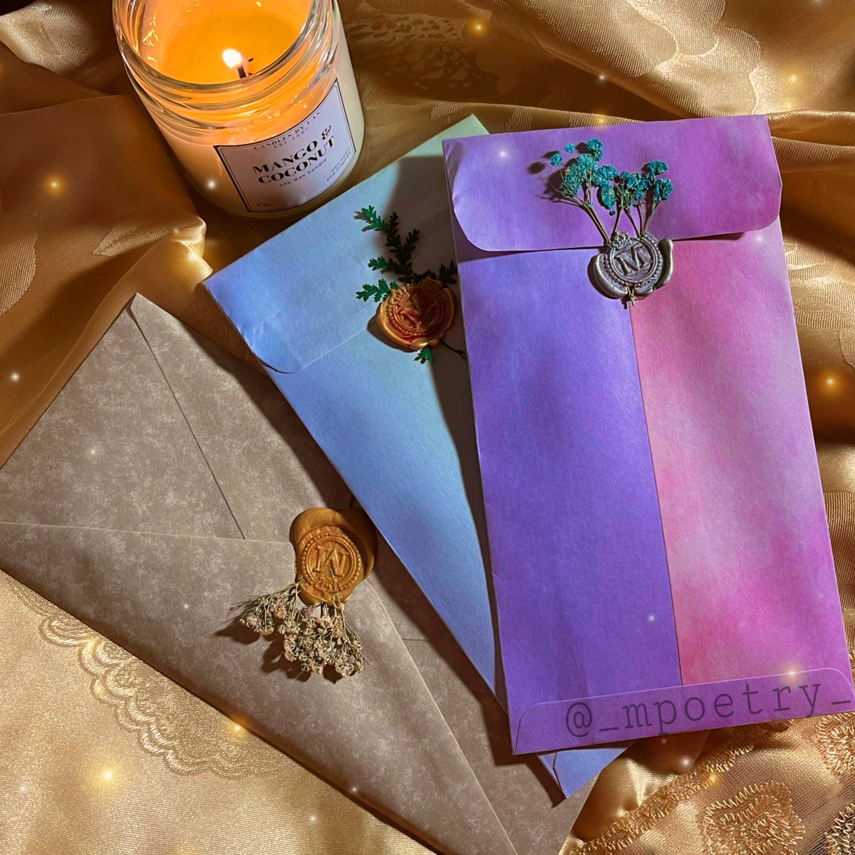 PlanetEuphoriaa's tweet photo. 🚨Hey everyone! 🚨I am a black, nuerodivergent poet who’s currently struggling financially and I decided to start selling customized poems for the holidays! 
They are written &amp; shipped within 24-48 hours!
Please consider shopping &amp;supporting a black writer this Christmas ❤️🥺⬇️ https://t.co/Mb5FsYnyH4