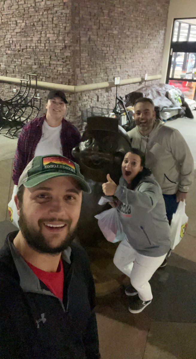 landers_melinda's tweet photo. Bucees https://t.co/0IEHSh5gGG