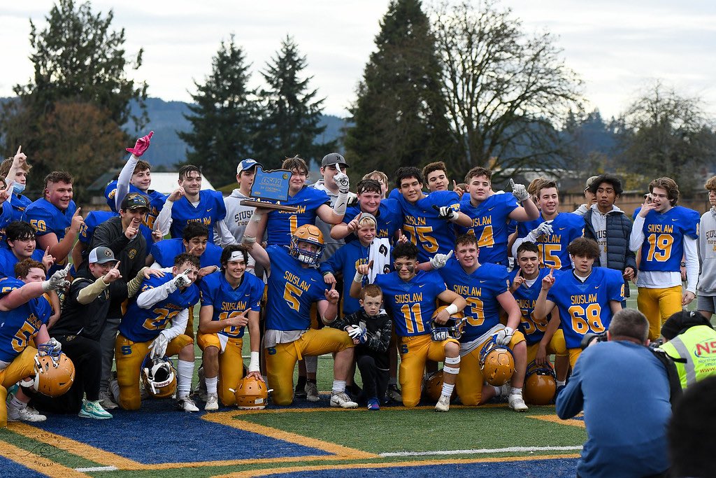 CampLacouture's tweet photo. After receiving first team all-league running back, linebacker and kicker, I’m proud to announce that I was named Oregon 3a defensive skill player of the year! Along with first team all-state linebacker and running back. (3rd team kicker) Since gradeschool❤️ https://t.co/OnB6dyhbTL