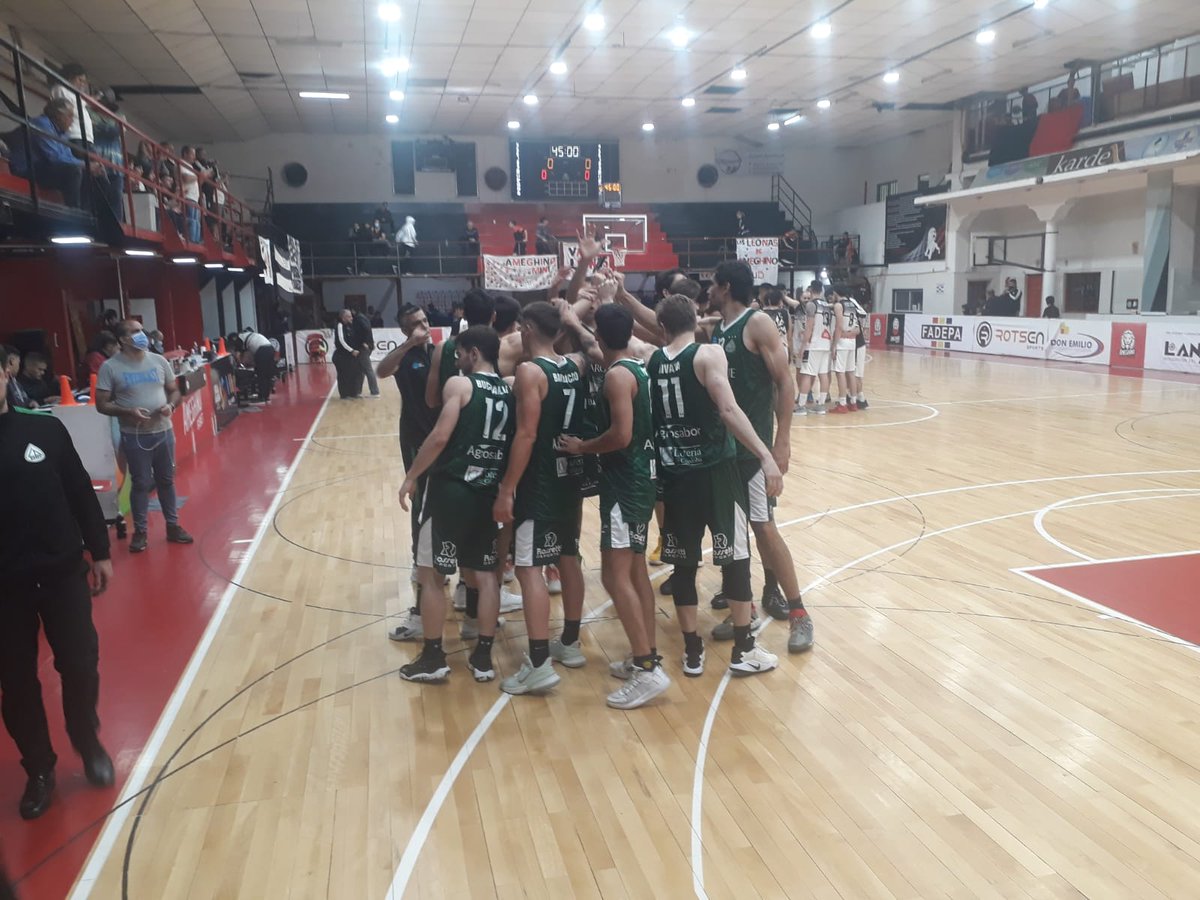 Luego de la victoria del viernes frente a Deportivo Norte de Armstrong el <a href="/cbarrioparque/">Club Atlético Barrio Parque</a> recibirá este lunes a las 21 hs a <a href="/AmeghinoOficial/">Club Florentino Ameghino</a> de Villa María en una nueva jornada de la conferencia norte de la <a href="/LigaARGbasquet/">La Liga Argentina</a> 
<a href="/radiobasquetcba/">RadioBasquet</a> <a href="/todobasquetOK/">Todo Básquet</a> <a href="/mchaijale/">Marcelo Chaijale</a> <a href="/interbasquet/">Sergio Mamondi</a>