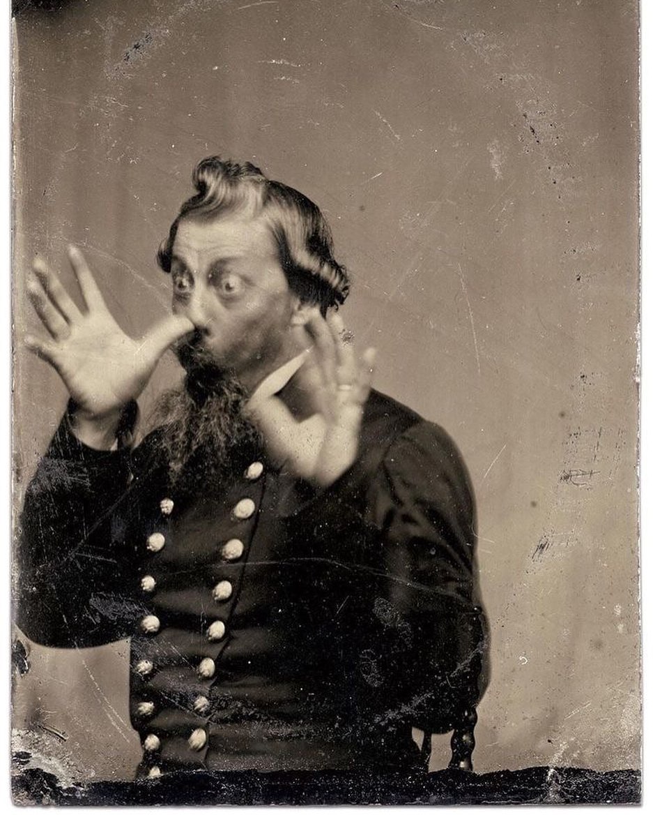 historydefined's tweet image. A union soldier goofing around while getting his portrait taken. 

In most old photos — those taken in the 19th century and early 20th century — people aren&apos;t smiling or goofing around, which makes this photo so much more striking.