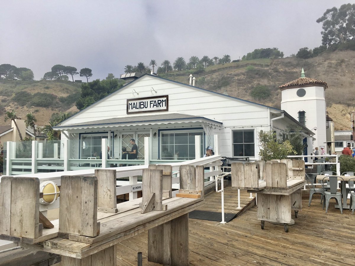 LA🇺🇸滞在中の贅沢時間🏝 Malibu Farm Pier Cafe☕️ マリブ桟橋にあるカフェ。 どの席からも海がみえる。 (なぜか海の写真撮り忘れ笑) 健康志向のブランチメニュー 見た目