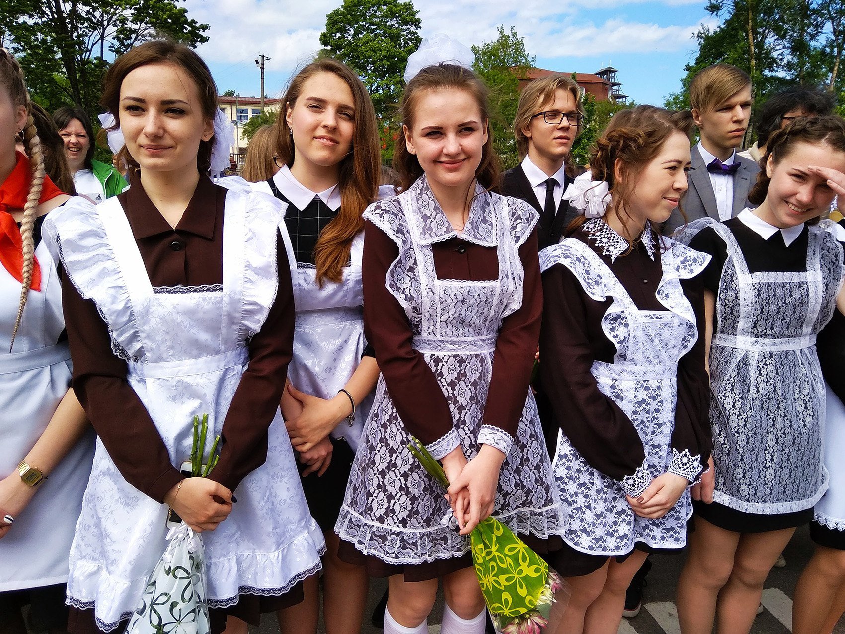 ロシア 学校 制服