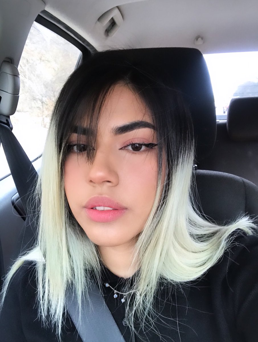 _vwithv's tweet photo. Hi besties!💖 
avr de que color tienen su cabellito?🥺🤭 
Yo lo tenía morado como JK pero ni idea porque se hizo así 🥴🥴 
Btw payasa siempre 🤙🏻🤙🏻🤡🤡🤡 https://t.co/wm8ktroHu6