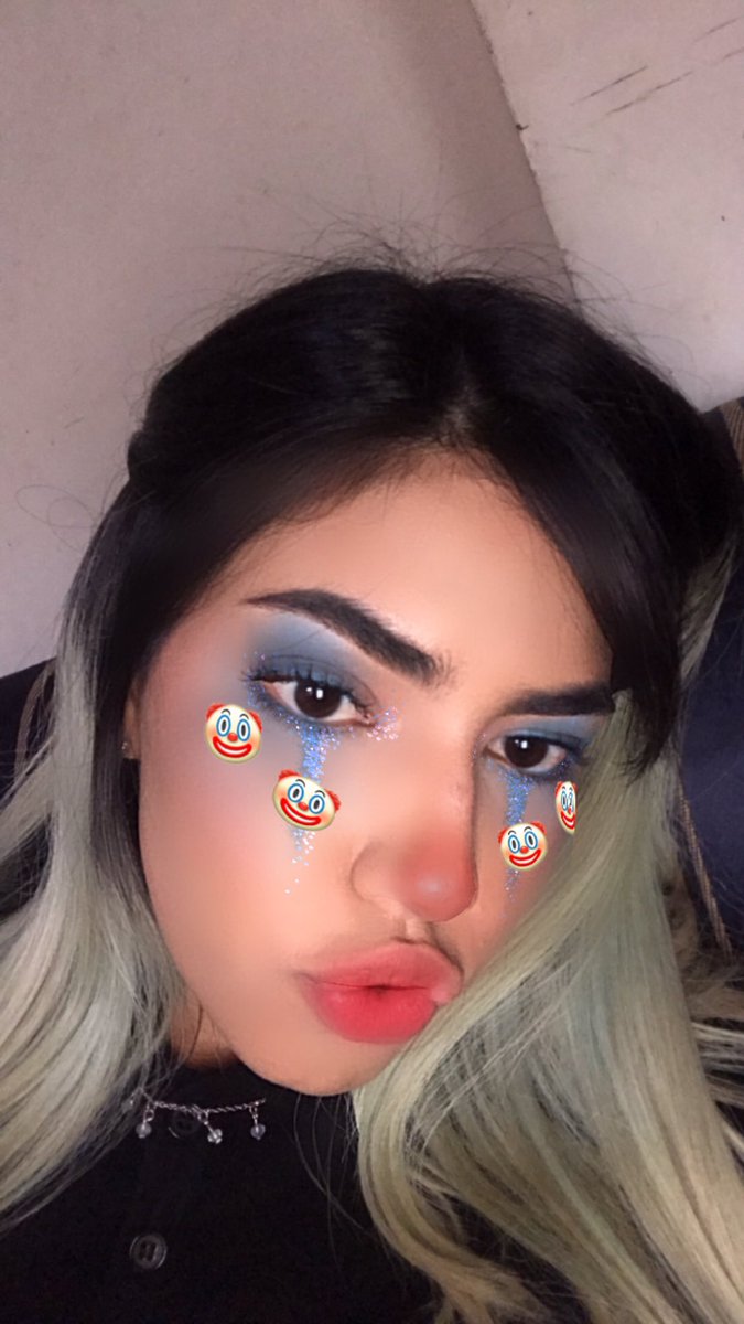 _vwithv's tweet photo. Hi besties!💖 
avr de que color tienen su cabellito?🥺🤭 
Yo lo tenía morado como JK pero ni idea porque se hizo así 🥴🥴 
Btw payasa siempre 🤙🏻🤙🏻🤡🤡🤡 https://t.co/wm8ktroHu6