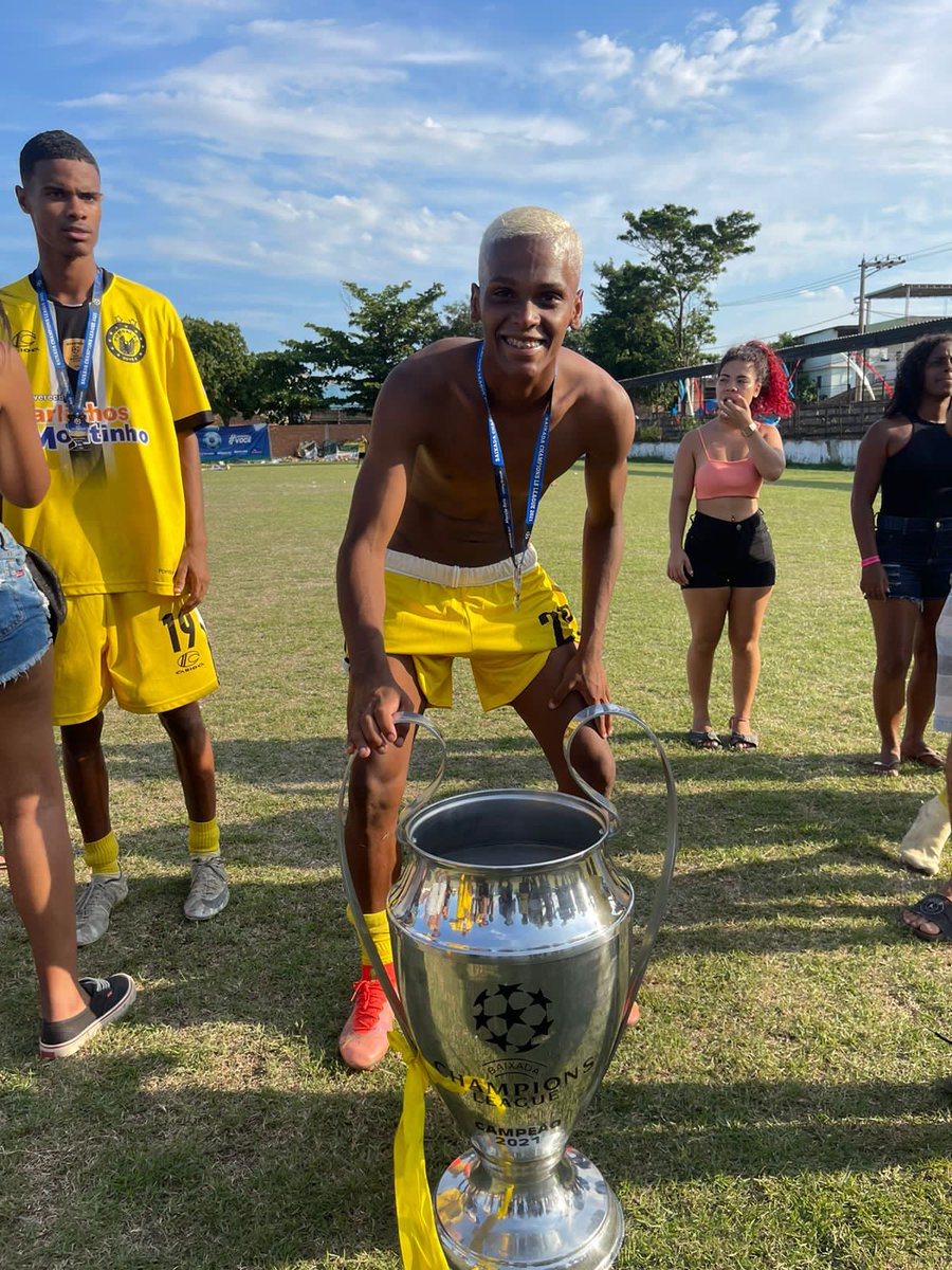 Boa noite Pombal e tri campeão da Champions 💛🖤😍