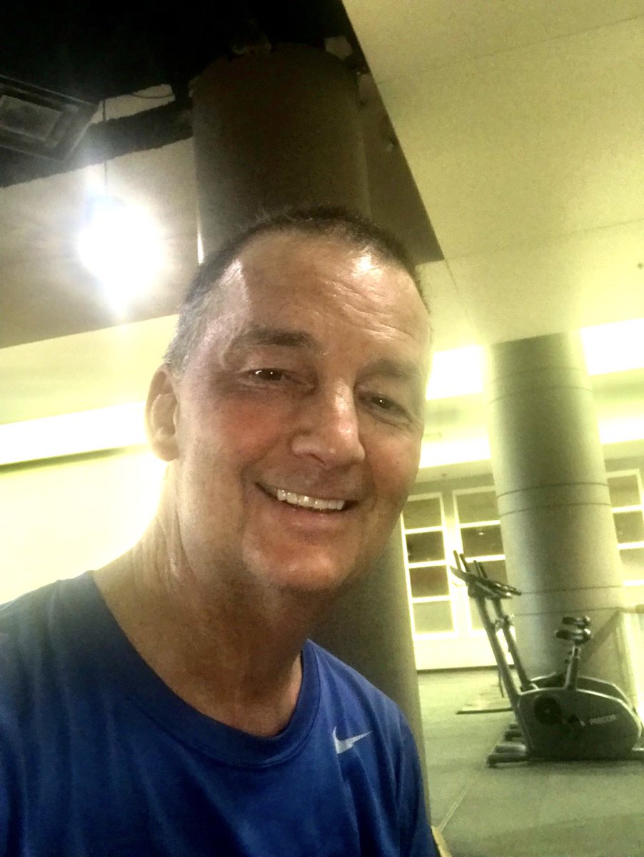 rogerpatmyers's tweet photo. That’s the smile of someone that took his 15 week old new knee out for a campus/quad run for the first time in a long time and logged 6.5 miles. It has been a long road but I’ve never given up #LongRoad #DontMakeEmLikeTheUseToo #NotManyOfUsLeft https://t.co/VGTqJKiZFc