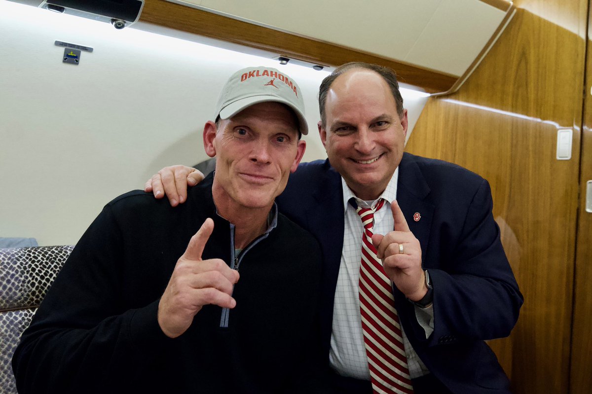 OUCompliance's tweet photo. So proud to work with and learn from @soonerad - @PorterMoser @SoonersCoachJB and #BrentVenebles in 9 months - trifecta  perfection- why he is the best in the business. #OUDNA https://t.co/4ygrf1C8yV