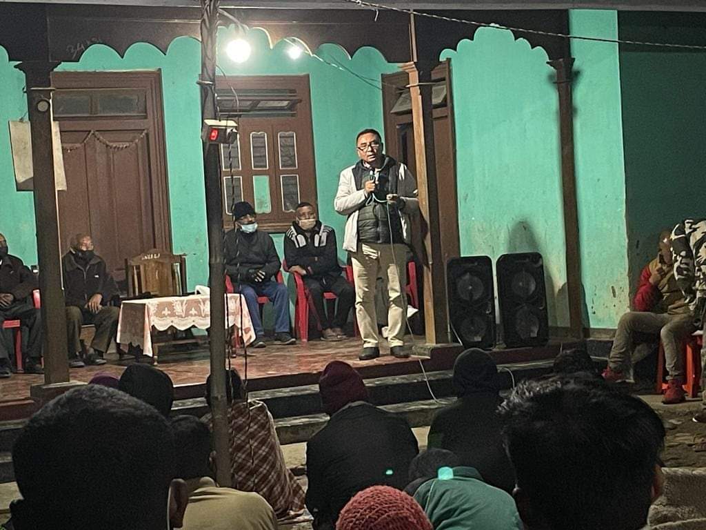 NewGFrontliners's tweet photo. A camera meeting held at residence of 𝗠𝗮𝗶𝗯𝗮𝗺 𝗕𝗶𝗺𝗼𝗹 of polling station- 𝟯𝟮/𝟭𝟬, 𝗟𝗮𝗶𝘁𝗵𝗮𝗴𝗼𝗹 𝗟𝗲𝗶𝗸𝗮𝗶  for 𝗬𝘂𝗺𝗻𝗮𝗺 𝗡𝗮𝗯𝗮𝗰𝗵𝗮𝗻𝗱𝗿𝗮(Intending BJP candidate). Appreciate all the supports and keep supporting. @AmitShah @AShardaDevi @BJP4Manipur https://t.co/bjyYGbGieA