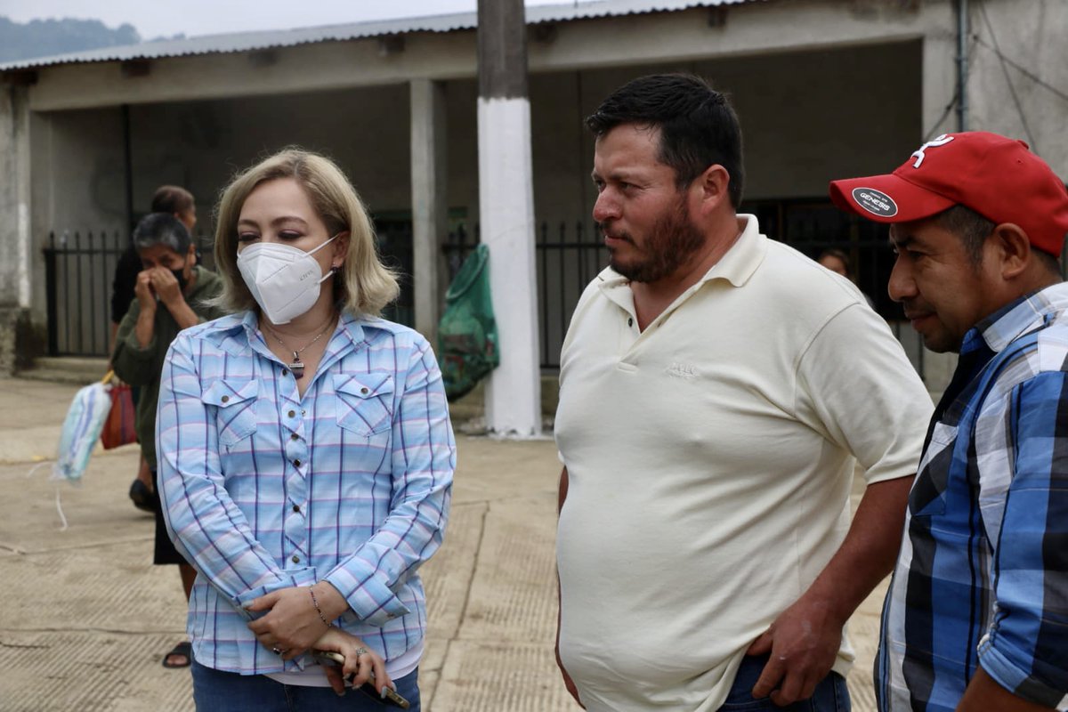 claudialunai's tweet image. Agradezco a Cristhiam Cerecedo Maya, Presidente de la Comisión Organizadora del PAN en Xochicoatlán, quien promovió esta actividad y nos recibió muy cálidamente. 
#PanHidalgo #AcciónNacional