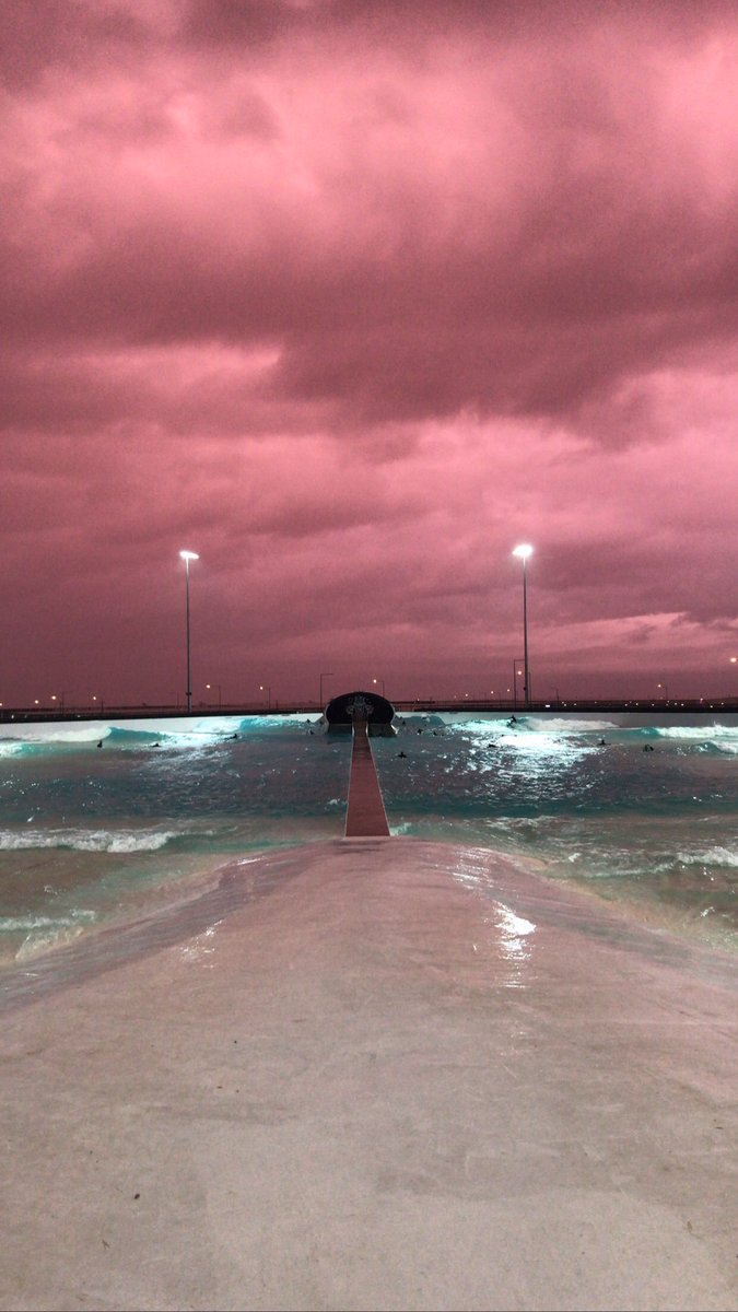 _lachiebrown_'s tweet photo. Photo from work the other night. No filters or anything #Weird #redsky #sunset #tripping #work #surfing #wavepool https://t.co/tF3Hn64v5L