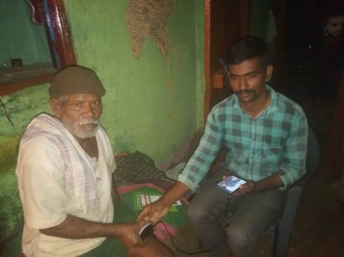 SolabappaH's tweet photo. CSC VLE Solabappa Hongal From Karnataka State Belagavi Distc  visited   from his CSC center to help a 75 year old man for withdraw her money through Digipay. Block:- Bailhongal  GP:- Ambadagatti  Thank CSC Tema https://t.co/UZb8vpsb14