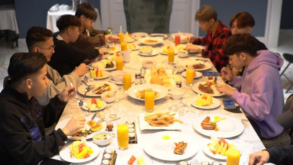 HMentorque's tweet photo. Good moring #Beyonders. Kain po breakfast.

💙💙💙

#BeyondZer0
#HouseOfMentorque https://t.co/wozeiLJ14r