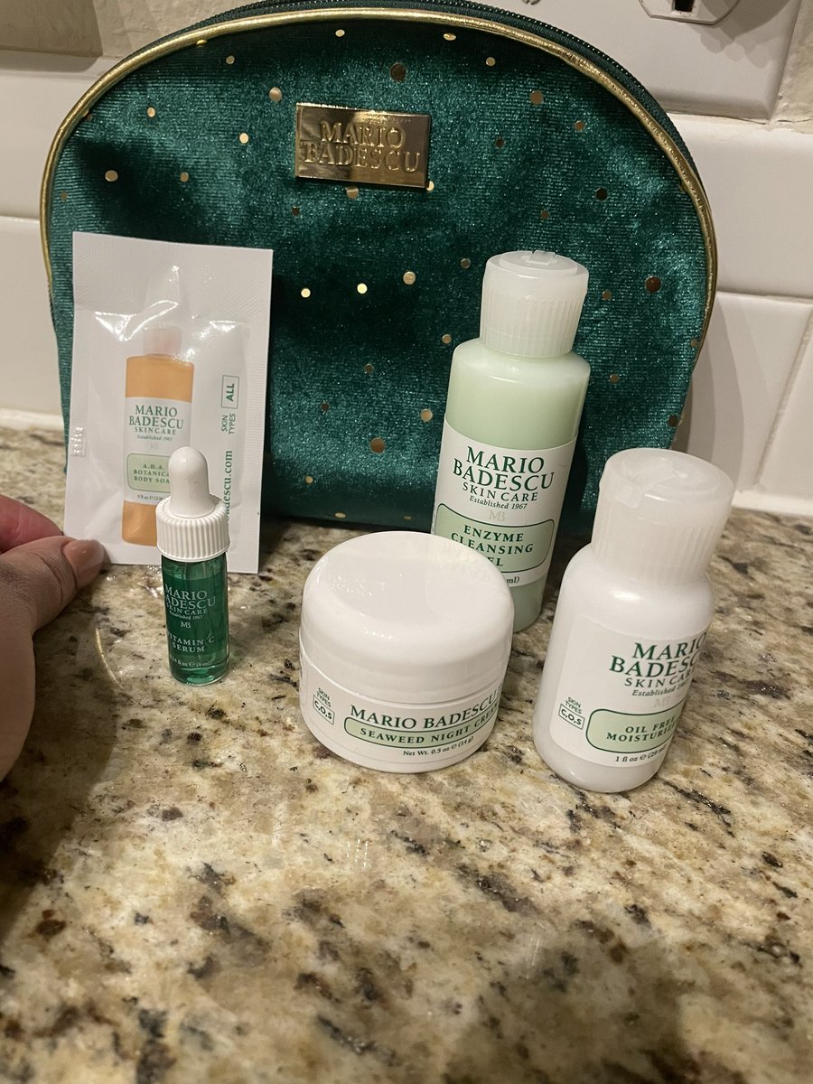 Received my 1st order from @MarioBadescu and received ALL of these lovely, extra, USEFUL items FOR FREE 💕💕💕, NO STICKERS. 🤣🤣 

Ch@nel found in a ditch