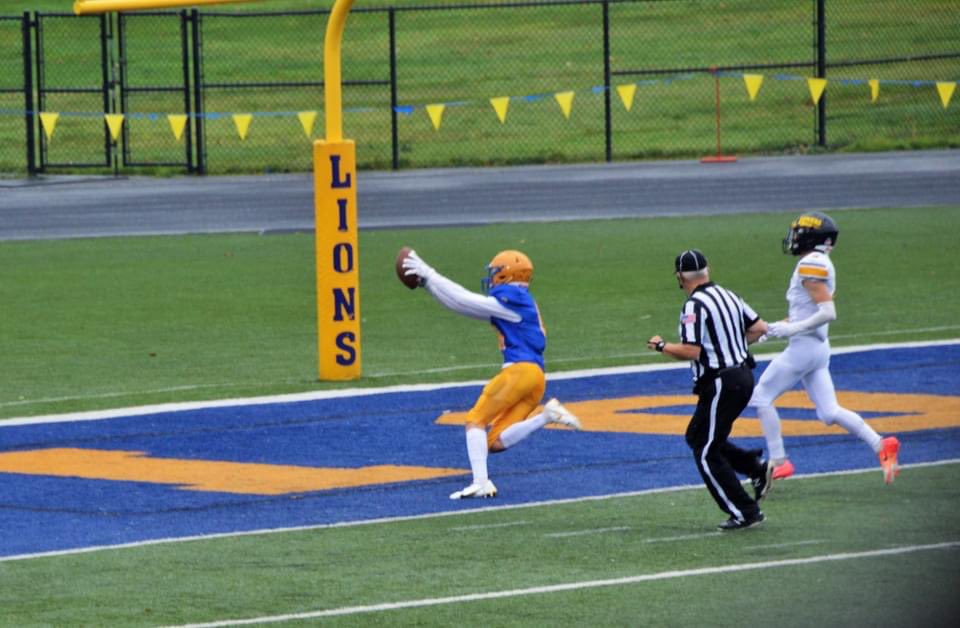 braydon2022's tweet photo. After one incredible season with my brothers, I’m honored to be named 1st Team All State WR, 1st Team All State returner, 2nd Team DB, and finally Offensive Player Of The Year!! Been our dream since grade school 🤞🏽💕 https://t.co/jygI9EjhoW