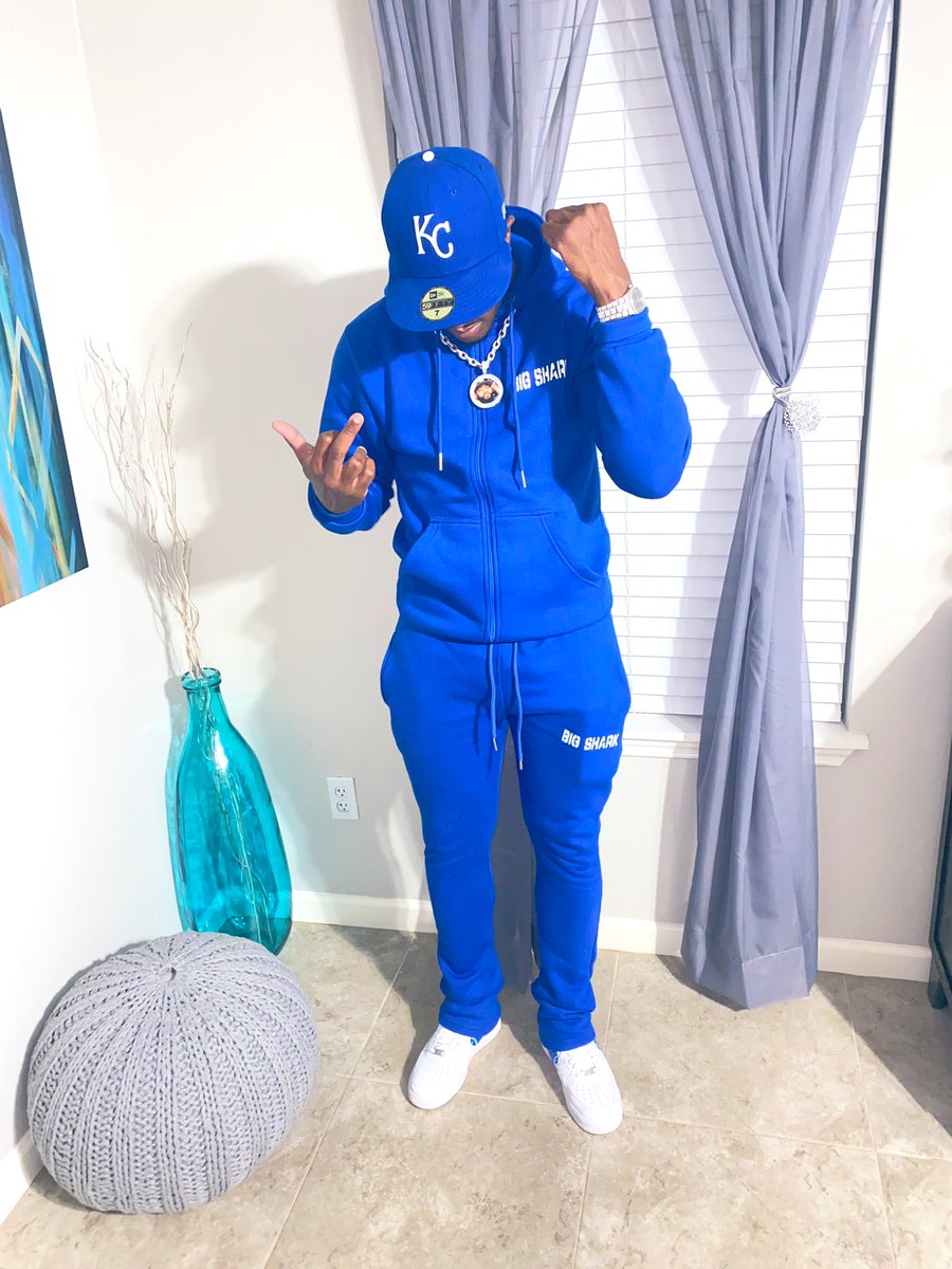 joejack_8's tweet photo. Took every loss as a lesson learned and paid tha cost to be ah boss.
💙🦈🤍💫 

Outfit: @BigSharkLS , shop now 🤞🏾 https://t.co/bHmNQXbgzf