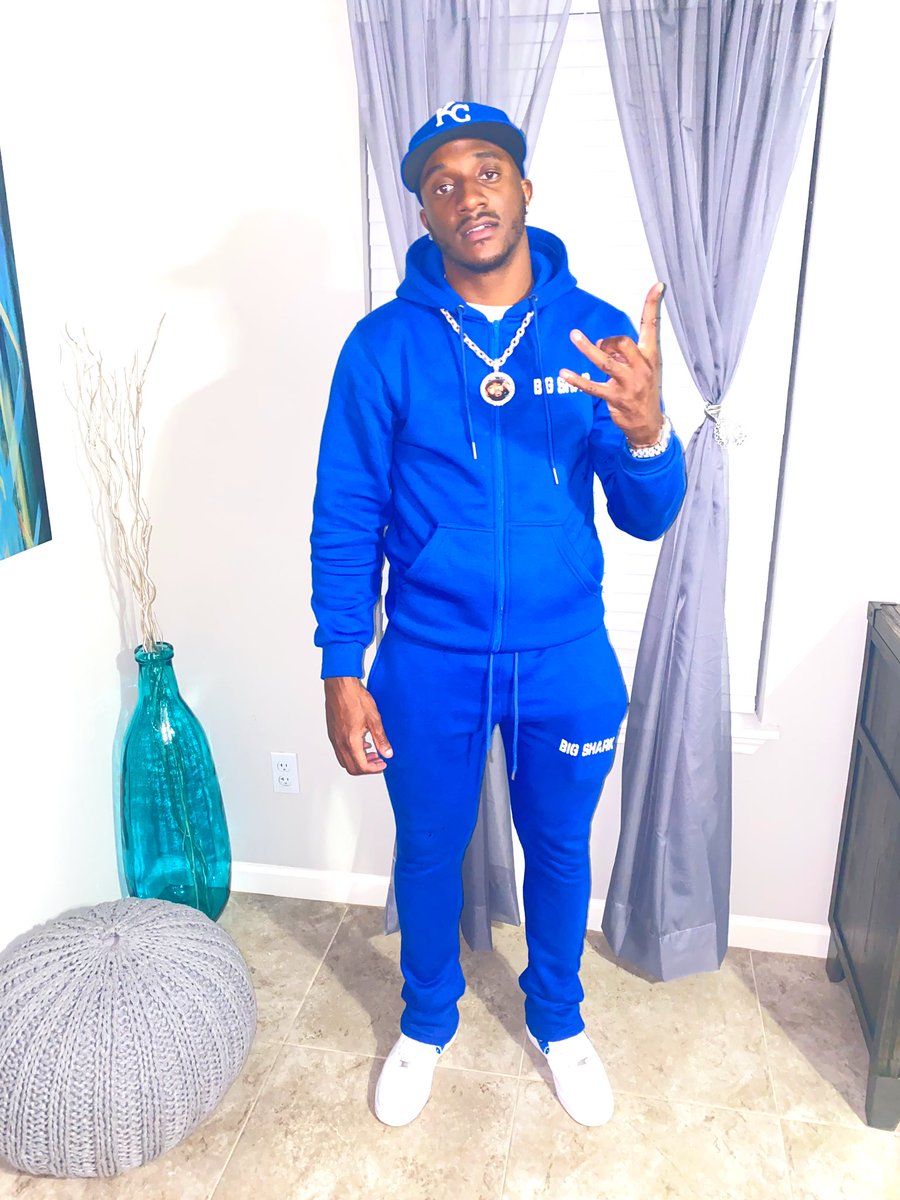 joejack_8's tweet photo. Took every loss as a lesson learned and paid tha cost to be ah boss.
💙🦈🤍💫 

Outfit: @BigSharkLS , shop now 🤞🏾 https://t.co/bHmNQXbgzf