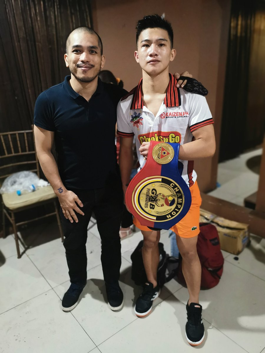 francorulloda's tweet photo. With the new PH Super Bantamweight champion Carl Jammes Martin from Ifugao boxing stable #boxing #carljammesmartin #boxingph #philippines #coachfrancosays https://t.co/4EZUHPmY8n