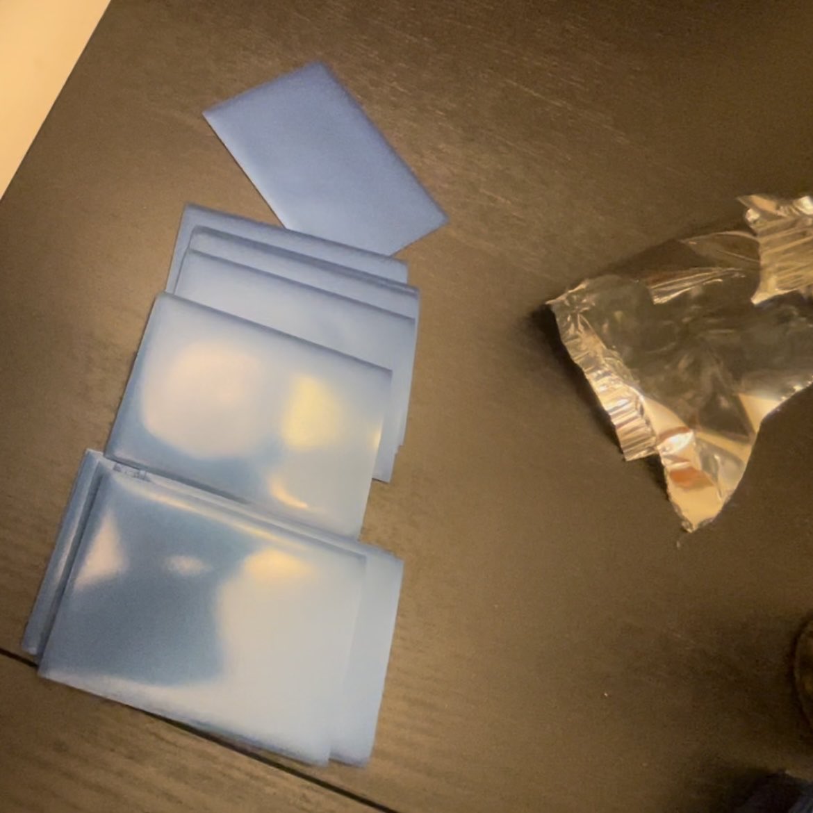 TC_Proud's tweet photo. @GolgariGlenRoss @bradleyrose @mtgdotdesign Absolutely! Cube drafting!

The Mylar is thick enough, and the crimping is only for such a short time that it doesn’t damage anything.

The downside is it’s more or less a one-time usage. You could reseal the material, but you’d have smaller pieces. https://t.co/UsSpU16t9d