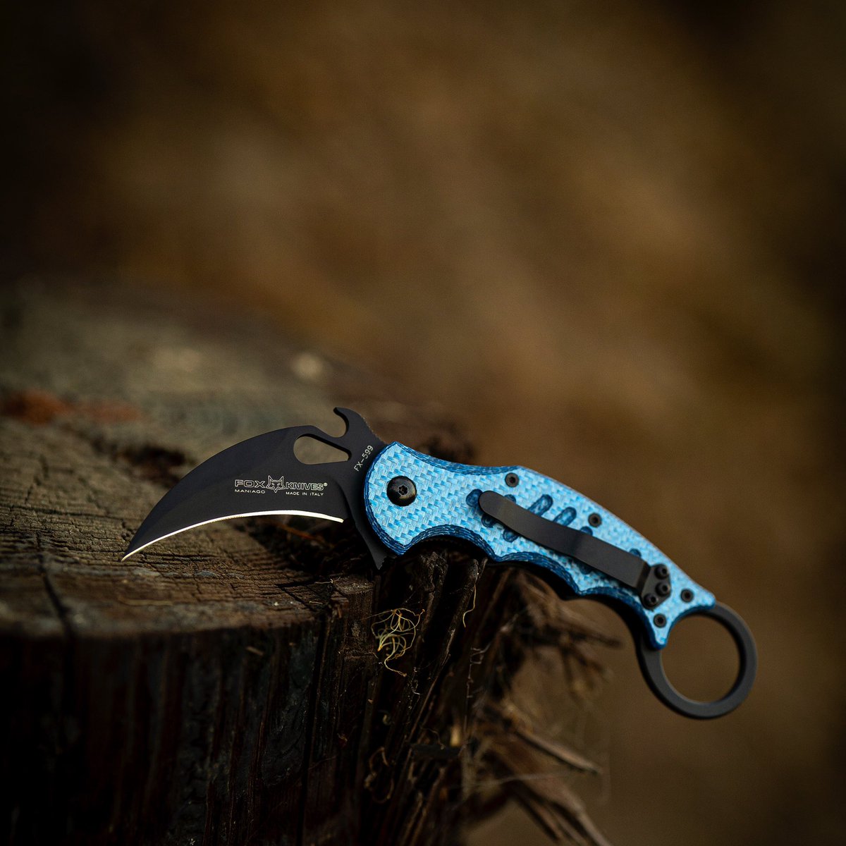 Karambits's tweet photo. Just restocked on the Fox 599 BT. Get yours now from https://t.co/CKMoa6XMJ3! #karambit #blue #mensgear #fox599 #silat #kali #indonesia https://t.co/3PZwqPisaW