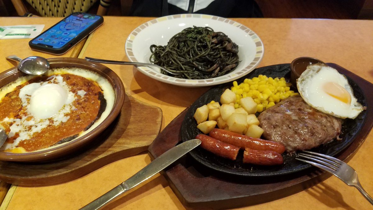 Kuran0302's tweet photo. アヤヲと飯食べに来た https://t.co/CtZBjMEOnc
