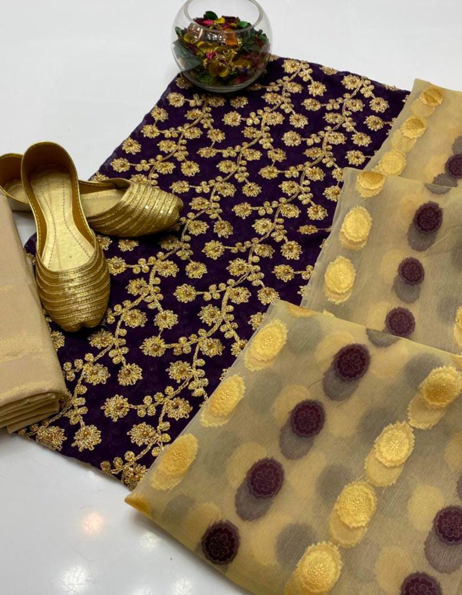 Inayafatima5's tweet photo. shifon kacinkl Nag jal Emb Shirt, Mesory Trouser Along With Orgunza Barosha Dupatta👘💫
💃🏻💃🏻💃🏻 with free khusa
Price 2850dc free
Available at
#inaya_boutique_center
#CashOnDelivery All over Pakistan
#ForORDERS
#Whatsapp_Number
#03167789899 https://t.co/KN8dFNFSjT