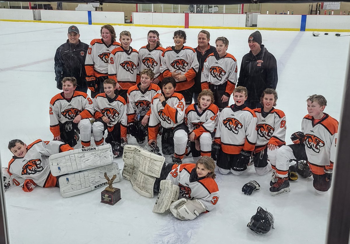 Farmington Hockey MN tweet media