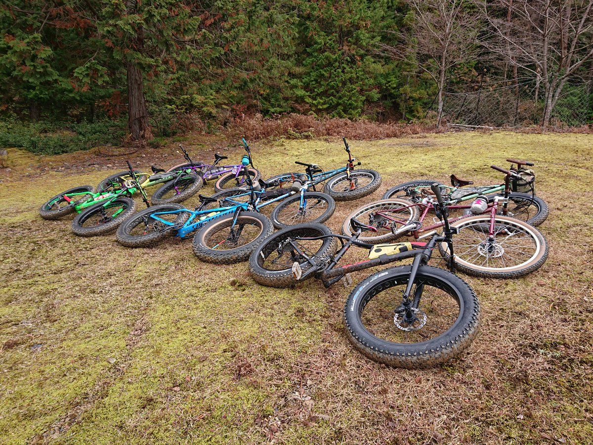 1st_Motos's tweet photo. 本来は毎年12月の第一土曜日に世界各地で行われるファットバイクイベント“Global Fat Bike Day”
関西勢は昨日やりましたよ~
ナイスマウンテン❗✌️
#ファットバイク #gfbd #globalfatbikeday #globalfatbikeday2021 #マウンテンバイク https://t.co/uNmbeuFMDv