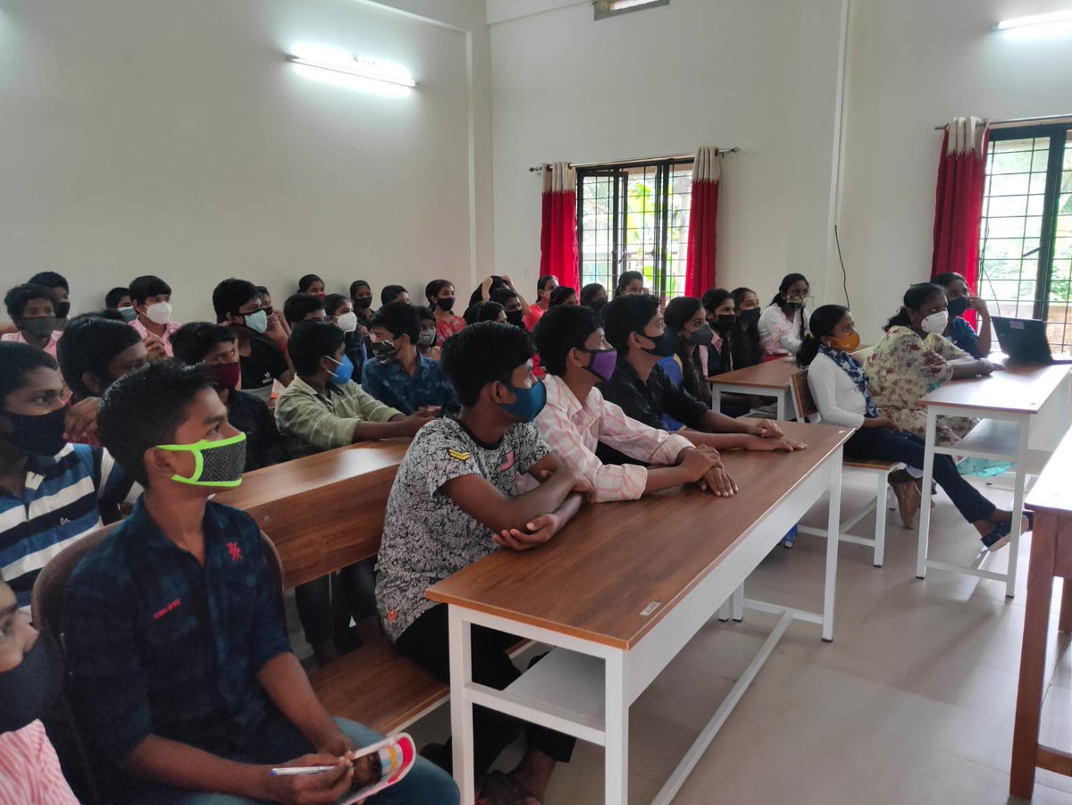 OdicOutreach's tweet photo. ODIC Team conducted awareness session on Drug Usage in Adolescents to students of Government High School, Kongorpilly Aalangad Panchayat on 25th November 2021. #notosubstanceuse #odicproject #rajagiricollegeofsocialsciences #rajagirioutreach #BreakTheChain #awareness #session https://t.co/WQRoOFstQa