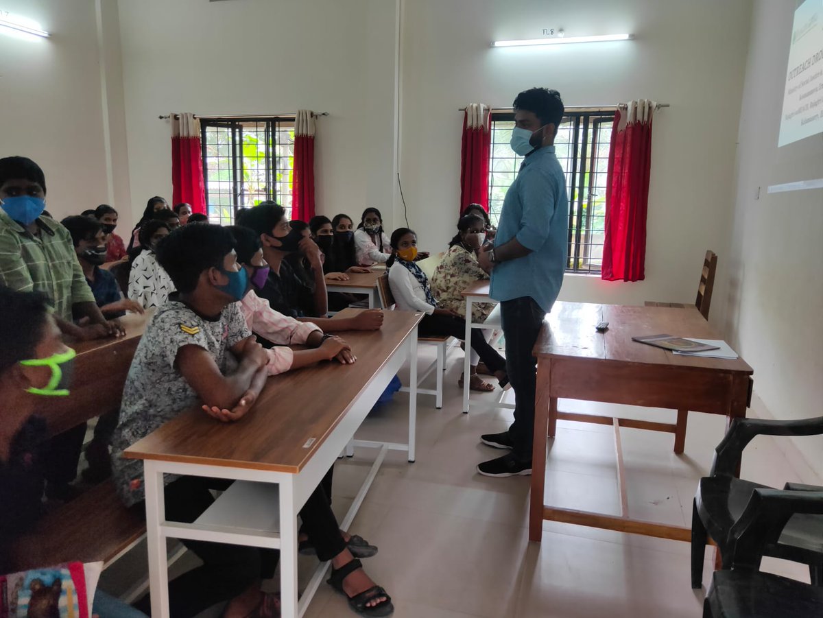 OdicOutreach's tweet photo. ODIC Team conducted awareness session on Drug Usage in Adolescents to students of Government High School, Kongorpilly Aalangad Panchayat on 25th November 2021. #notosubstanceuse #odicproject #rajagiricollegeofsocialsciences #rajagirioutreach #BreakTheChain #awareness #session https://t.co/WQRoOFstQa