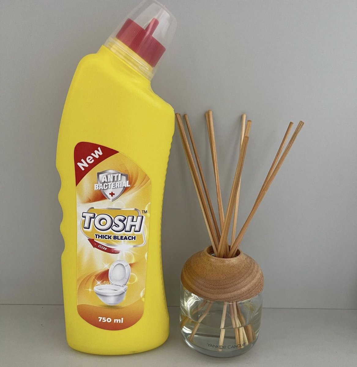 ToshDetergents's tweet photo. They call it a SHE.
“Her” amazing deeds surpass words.
TOSH thick bleach, cleans and whitens as it disinfects🔥🔥🔥
#SayEntrepreneur #trendsSA
#PutSouthAfricansFirst #BlacqMarket #DJSBU #KasiEconomy #buylocal #buysouthafrican #supportsmallbusinesses
#pushyourbrand #trending https://t.co/YjshfdAdcY