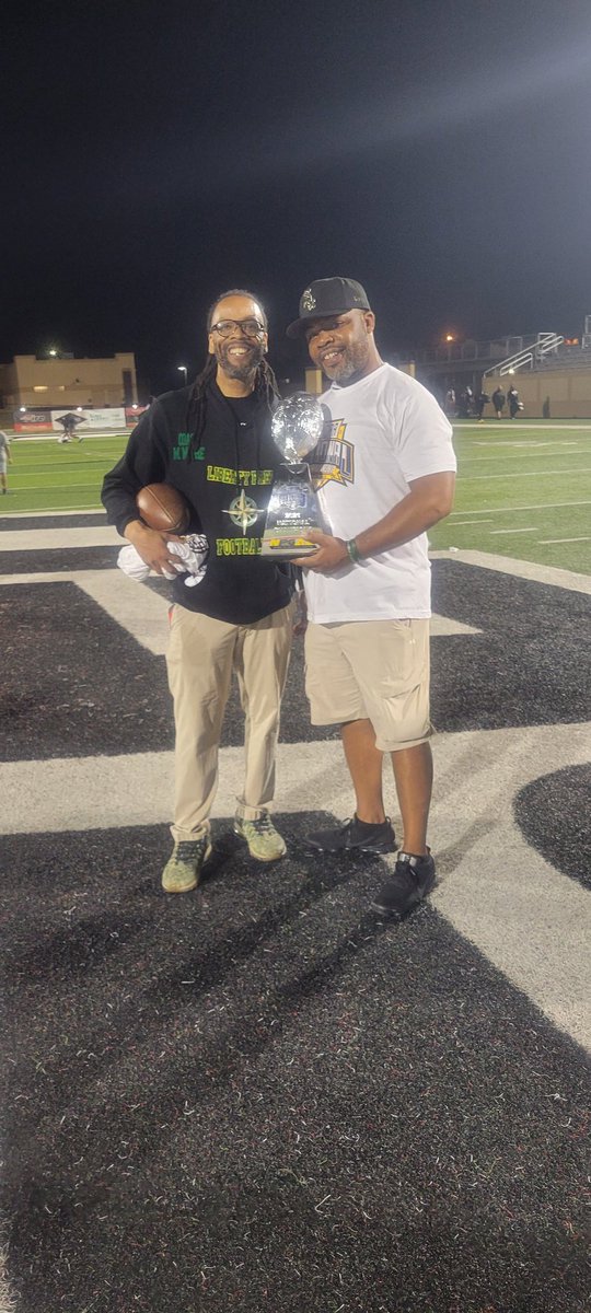 DianAvasDad's tweet photo. Mannnn to all the players, coaches, parents and everybody that is a part of our Liberty Prep football family, WE DID IT!  WE ARE BRINGING THE TROPHY BACK TO INDIANA!  
@LPSA_FREEDMEN 
#TOUGH https://t.co/rAtlCMUNfP