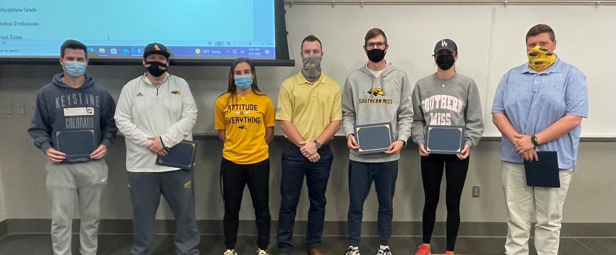 CoachChrisCroft's tweet photo. Congrats to @SouthernMissBiz @SouthernMissSM #SM466 students on completing Southern Miss Ambassador Program with @USMGoldenEagles @jennybuckland38 & @CodyGoldman.Recipients include @gagedaley12 #JackKulpa #EnzoFedato #RyleeGavin #TimDixon #SMTTT https://t.co/nXGz84WuuN