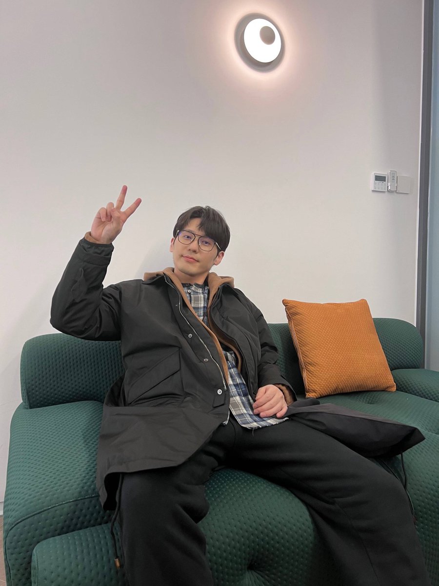 Good morning to Bai Yu only 😍😍😍 looking younger and younger #白宇