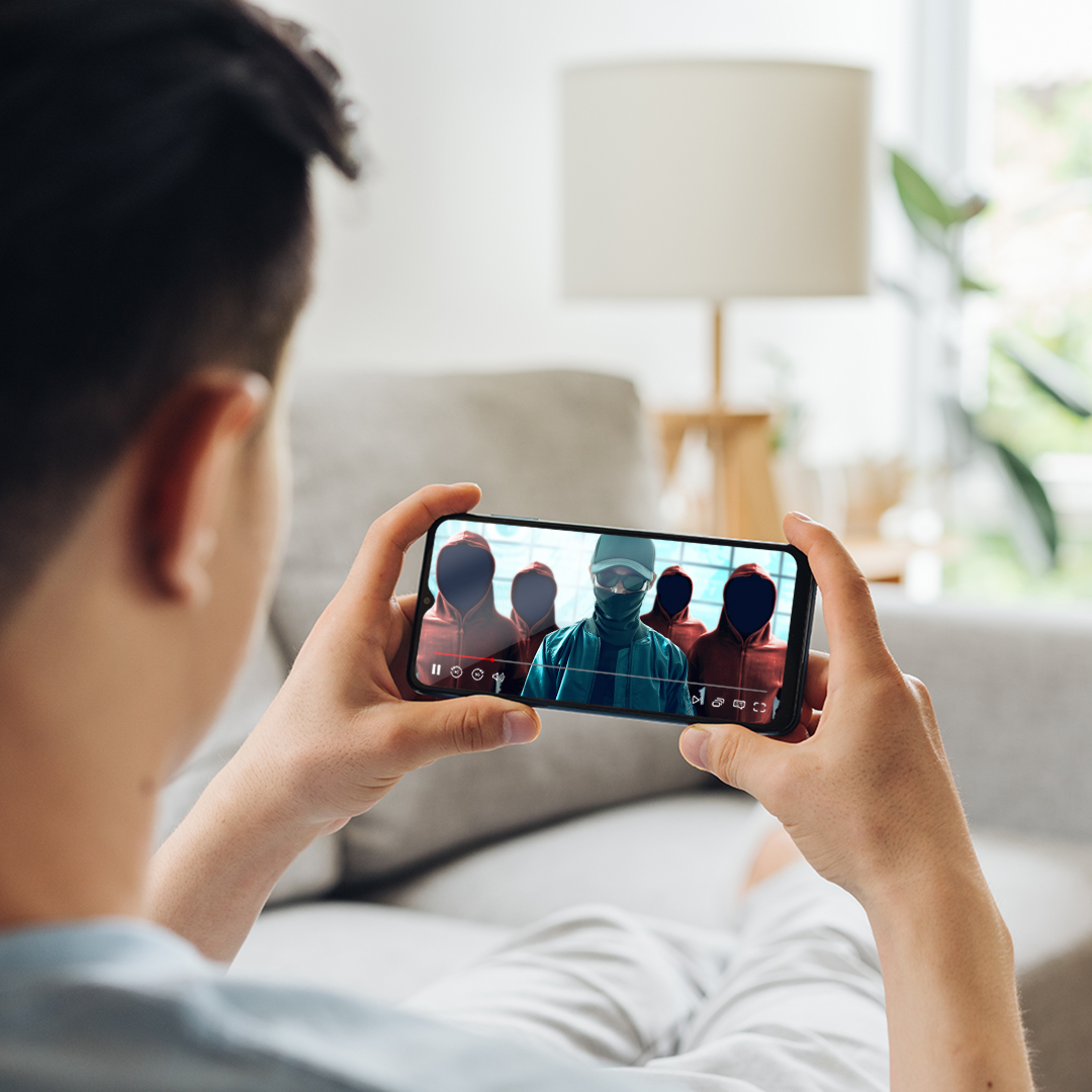 samsungID's tweet image. #GalaxyA12 pas banget buat nonton maraton lanjutan part 5 series pencurian uang di Spanyol.
Dengan Awesome Memory RAM 4GB/6GB &amp;amp; ROM 128GB, nonton lancar tanpa drama nge-lag &amp;amp; #PastiAwesomeSeharian karena bisa download banyak episode.

Beli di spr.ly/GalaxyA12-ID cuma 2jutaan!